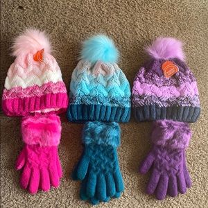 Kids pom Pom hats with matching gloves